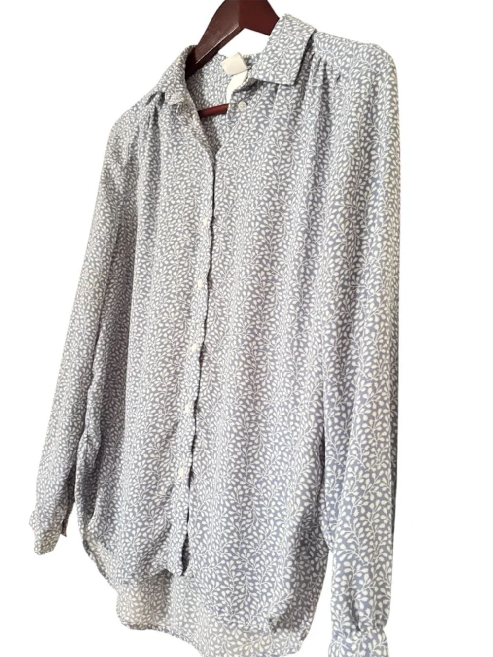 H&M women's floral button down long sleeves shirt/blouse size S/M (6) blue/white - Picture 2 of 5